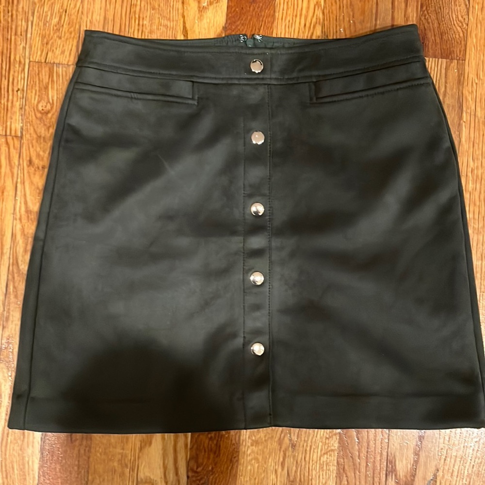 Loft Suede Skirt. Barely worn. Size 6.